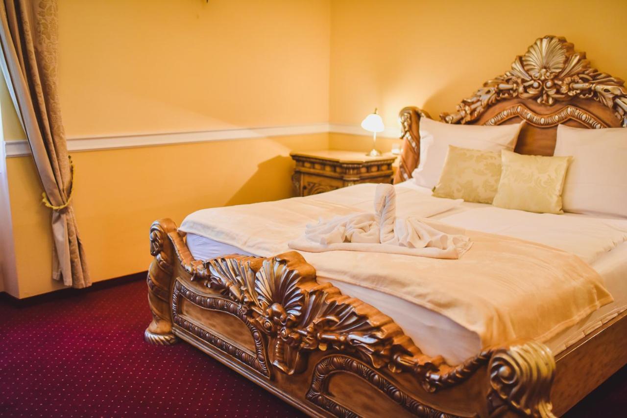 Zámek Kamenný Dvůr Hotel Kynsperk nad Ohri Exterior foto